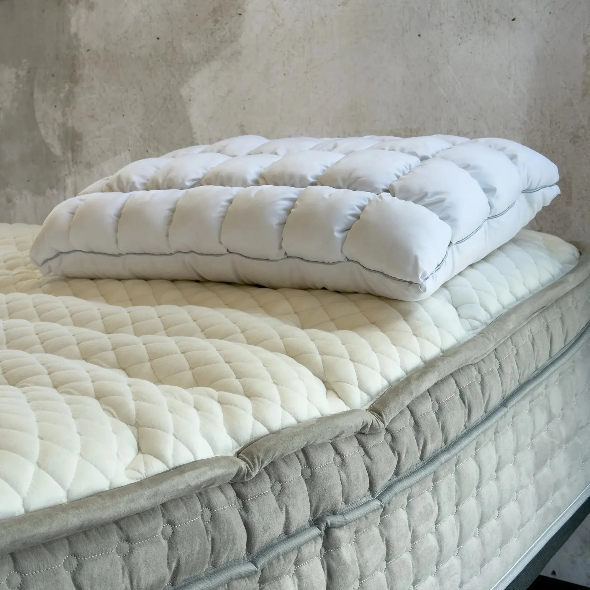 Adaptive Pillow at Mattress Mattress